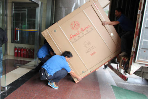 巴塘钢琴贵重工艺品无忧运